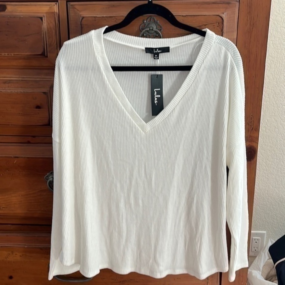 Lulu’s Women’s White Top Size Medium NWT
